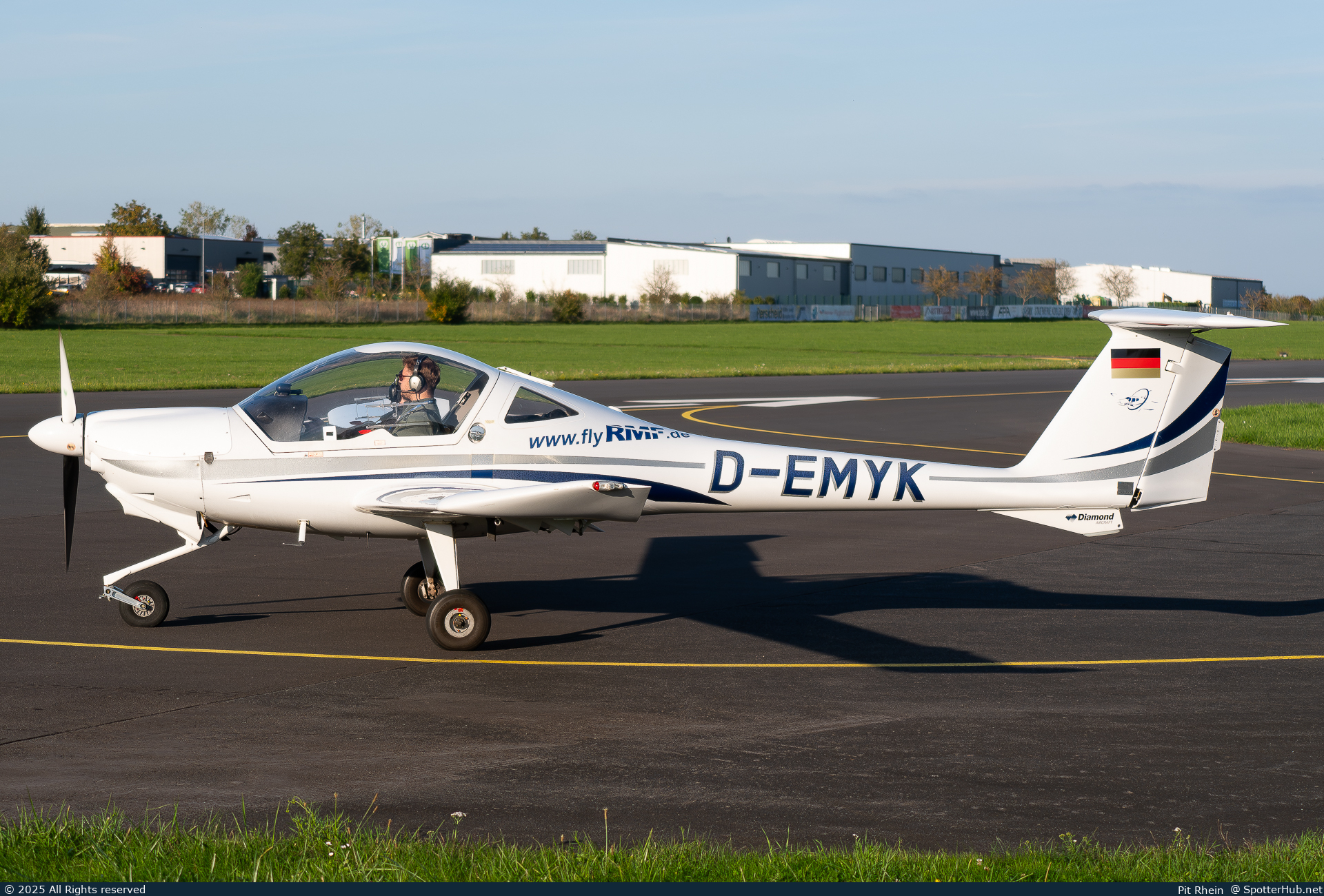 Photo of D-EMYK - Diamond DV20 Katana operated by Rhein-Mosel-Flug