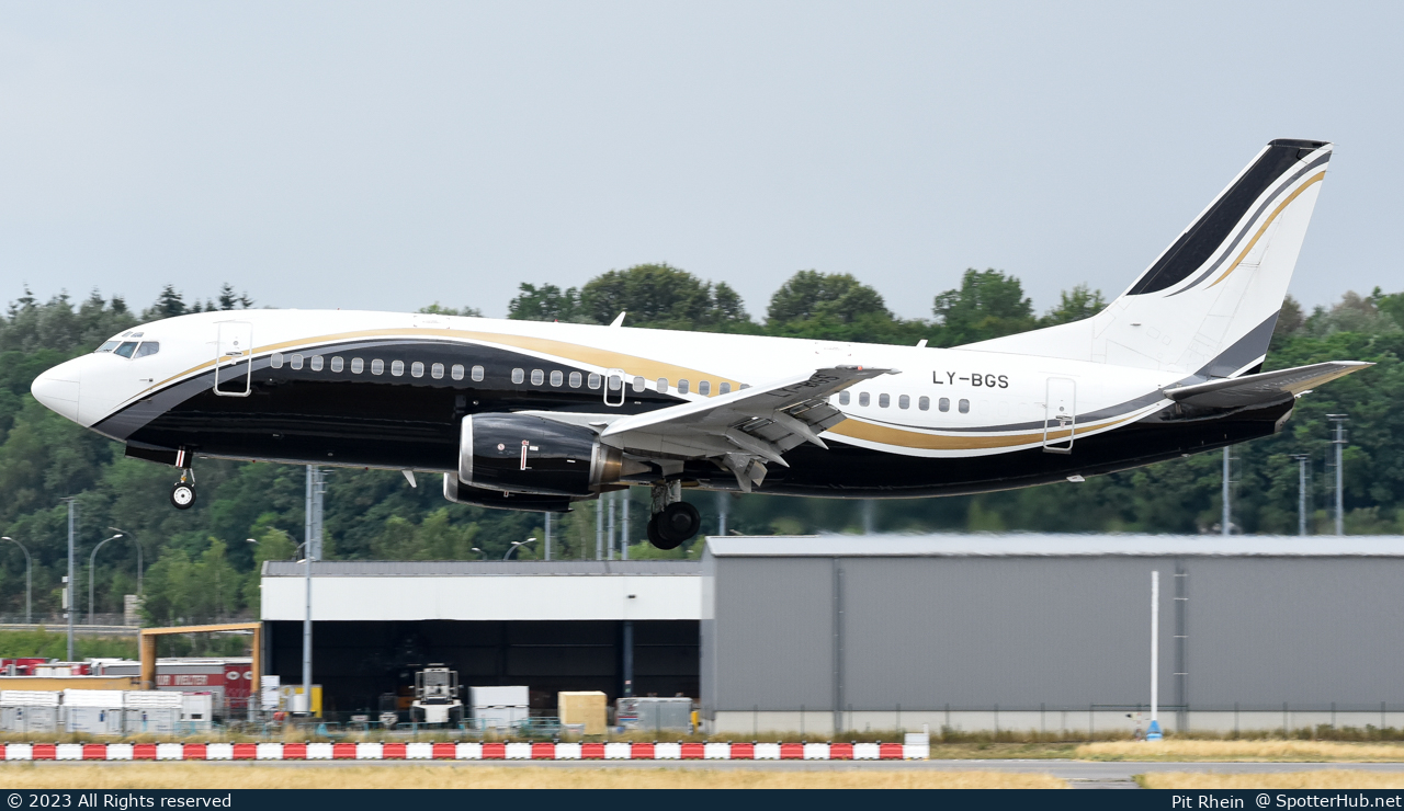 Photo of LY-BGS - Boeing 737-3L9 operated by KlasJet