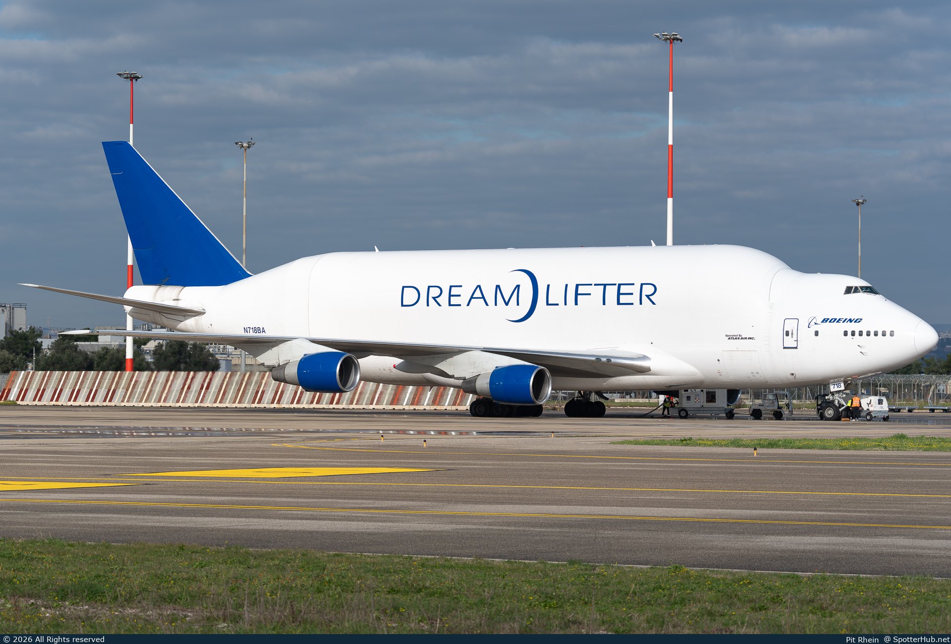 Photo of N718BA - Boeing 747-4H6(LCF) Dreamlifter operated by Boeing Company (opb Atlas Air)