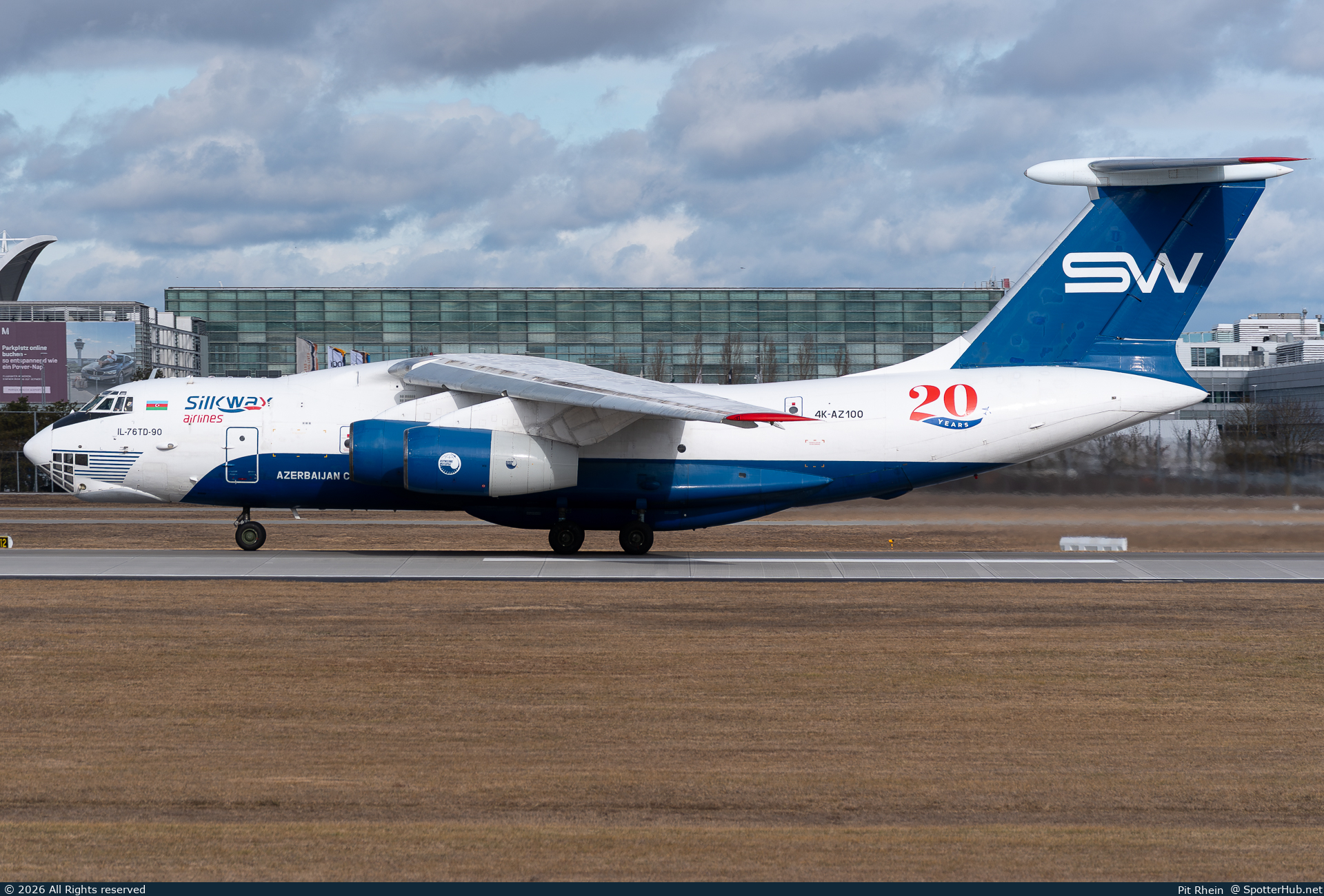 Photo of 4K-AZ100 - Ilyushin Il-76TD-90VD operated by Silk Way Airlines