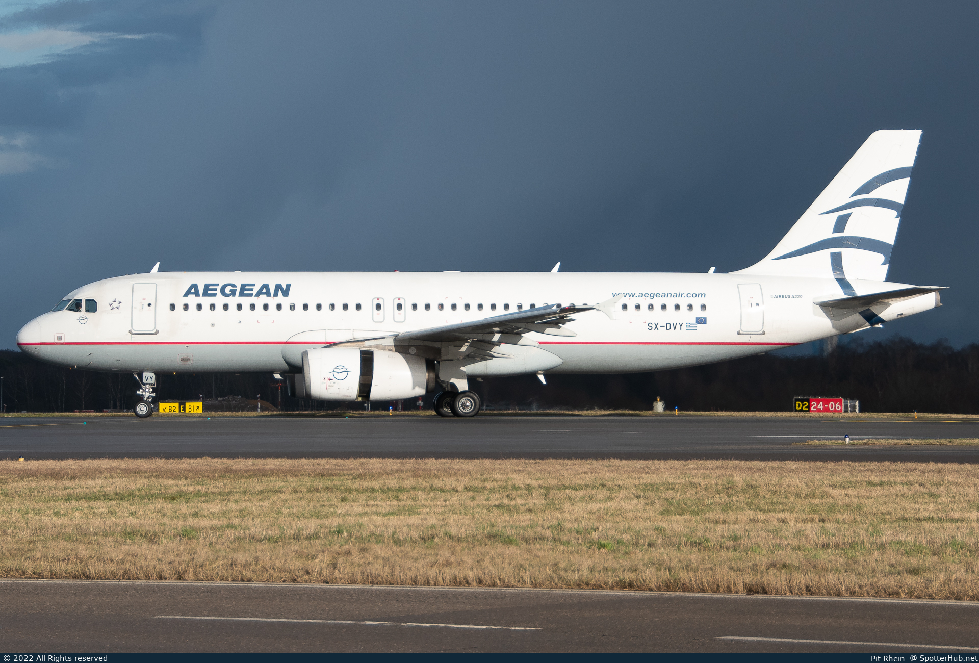 Photo of SX-DVY - Airbus A320-232 operated by Aegean Airlines
