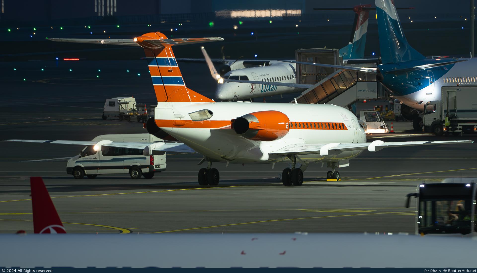 Photo of 5Y-KBX - Fokker 70 operated by Skyward Express