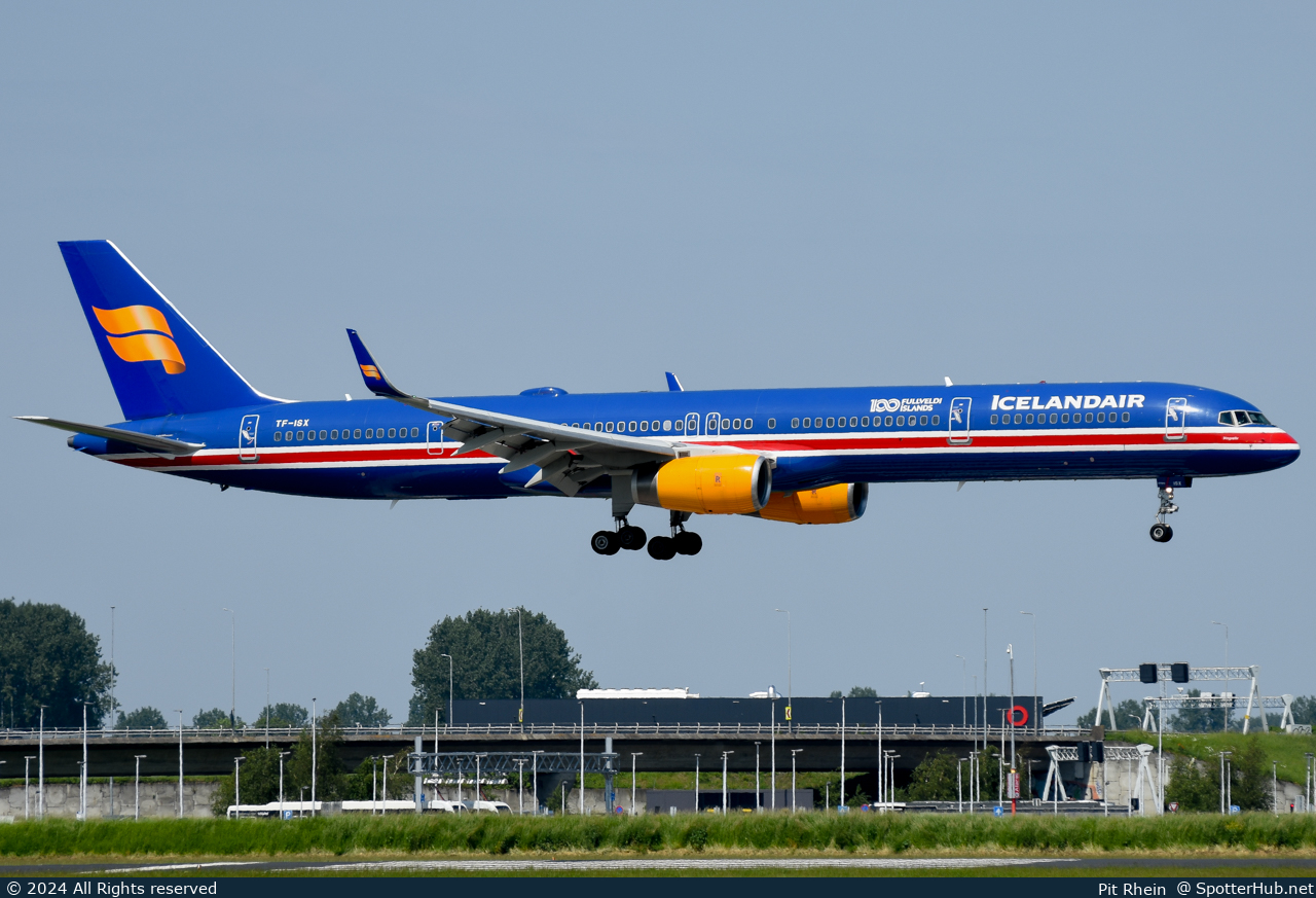 Photo of TF-ISX - Boeing 757-3E7 operated by Icelandair