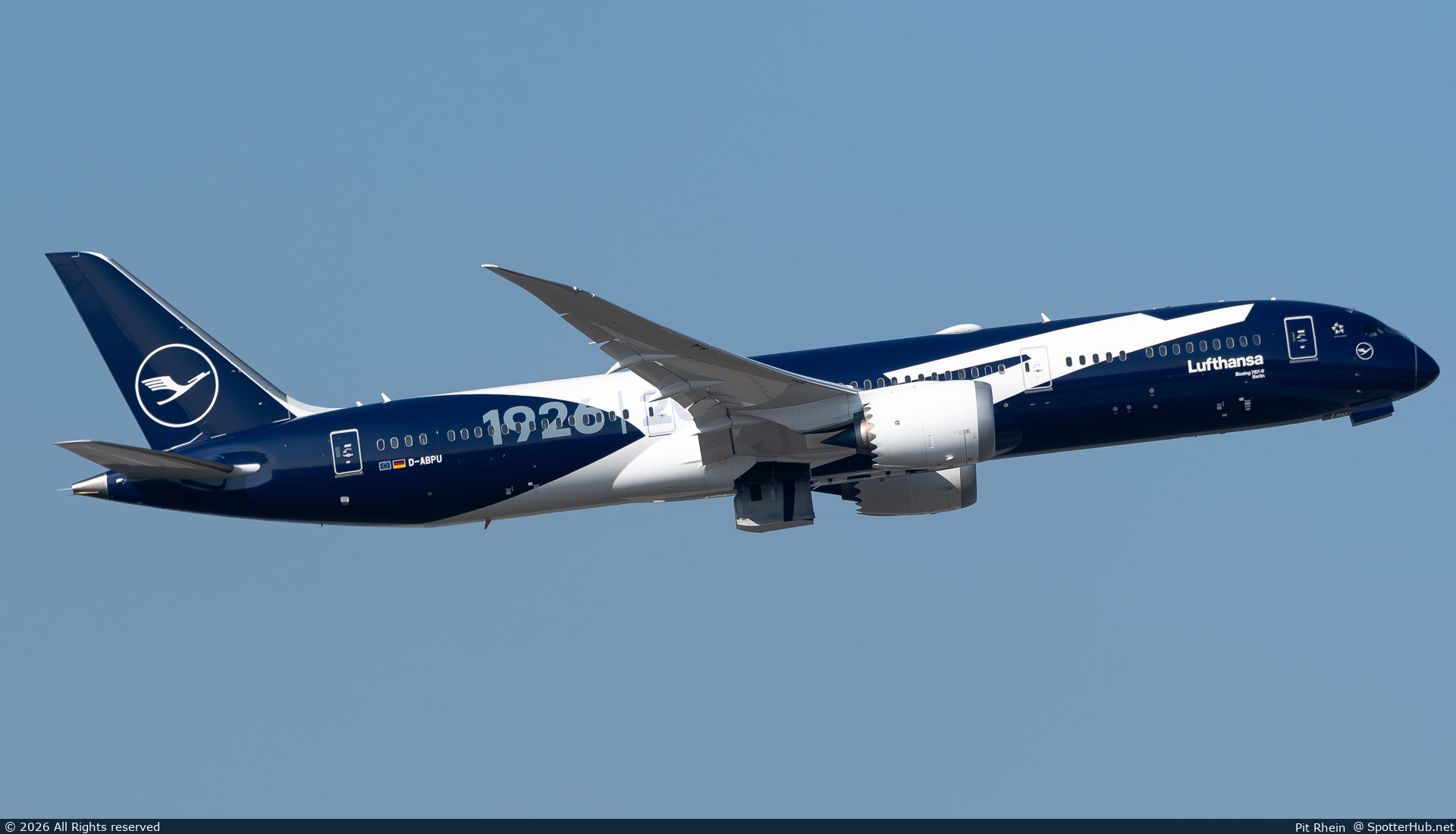 Photo of D-ABPU - Boeing 787-9 Dreamliner operated by Lufthansa