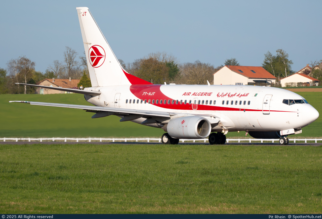 Photo of 7T-VJT - Boeing 737-6D6 operated by Air Algérie