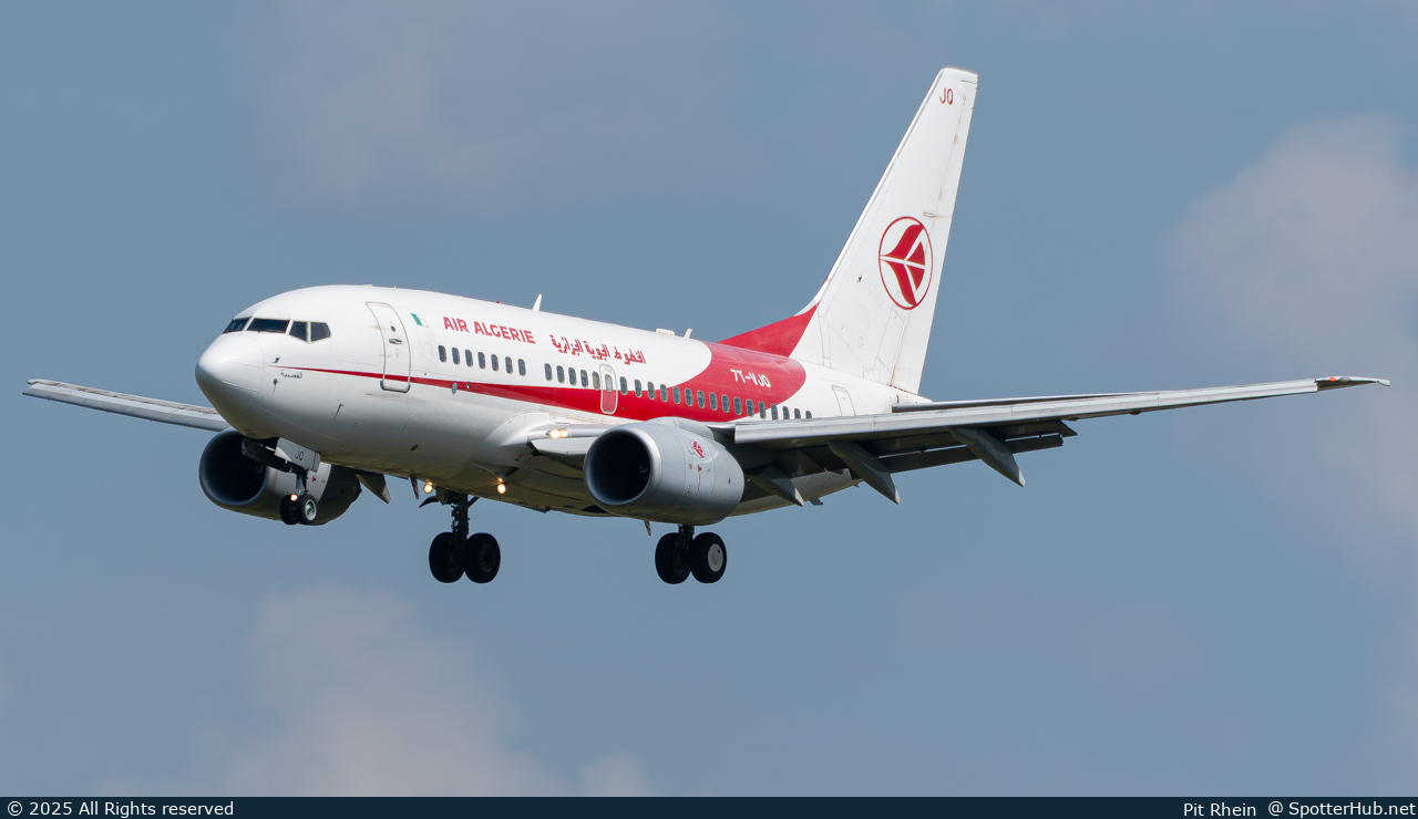 Photo of 7T-VJQ - Boeing 737-6D6 operated by Air Algérie
