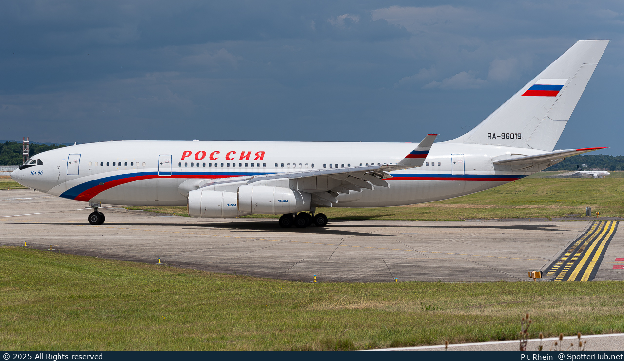Photo of RA-96019 - Ilyushin Il-96-300 operated by Rossiya Special Flight Detachment