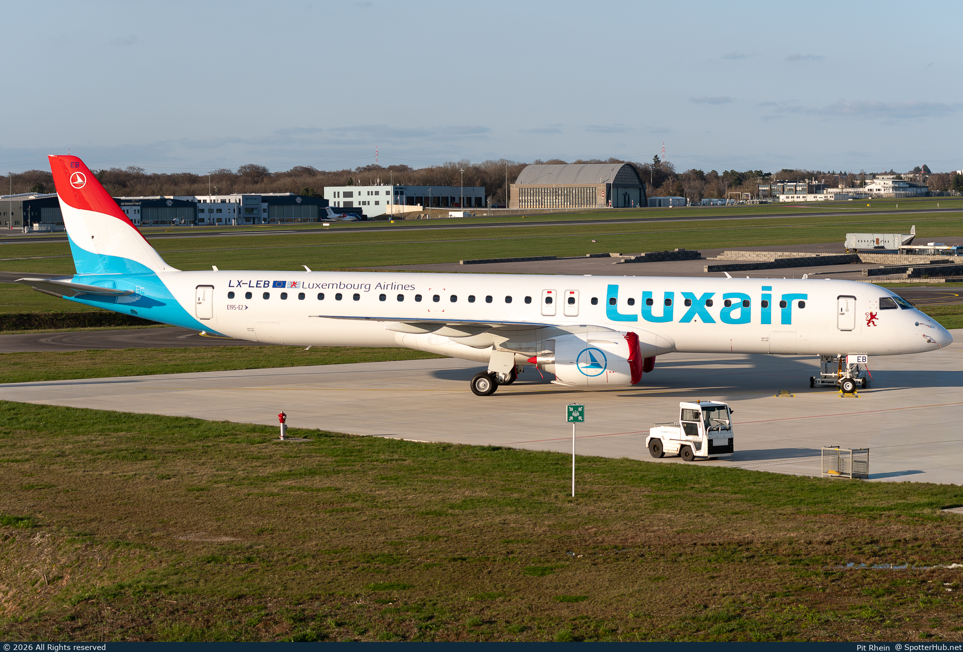 Photo of LX-LEB - Embraer ERJ-195-E2 operated by Luxair