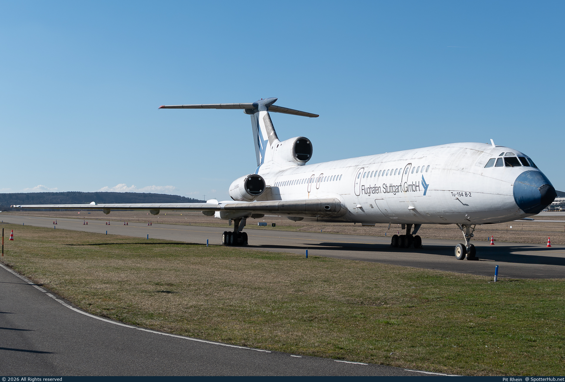 Photo of D-AFSG - Tupolev Tu-154B-2 operated by Flughafen Stuttgart