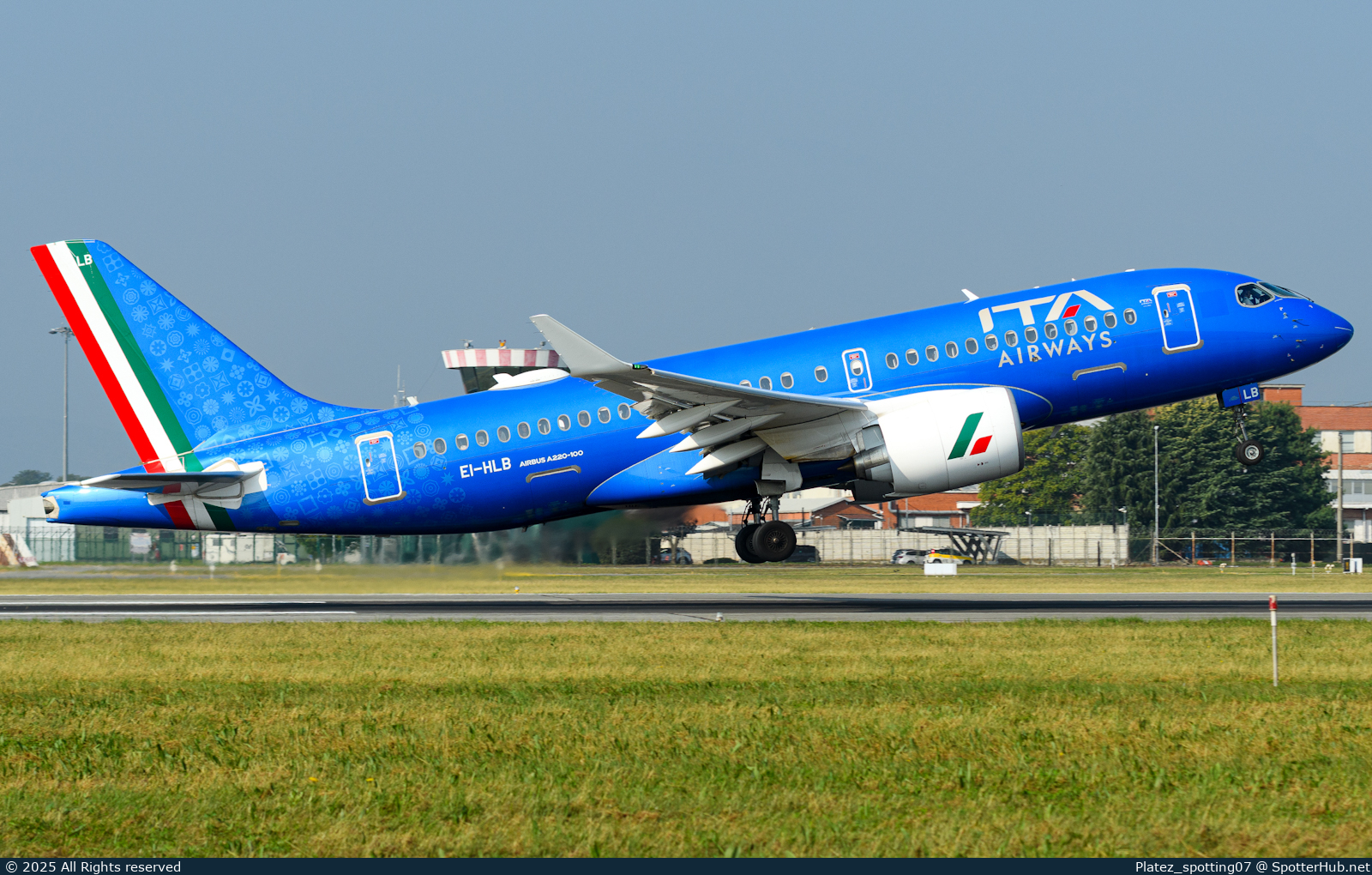 Photo of EI-HLB - Airbus A220-100 operated by ITA Airways