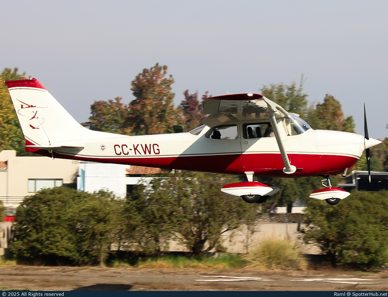 Photo of CC-KWG - Cessna 172K Skyhawk operated by Club de Planeadores de Vitacura
