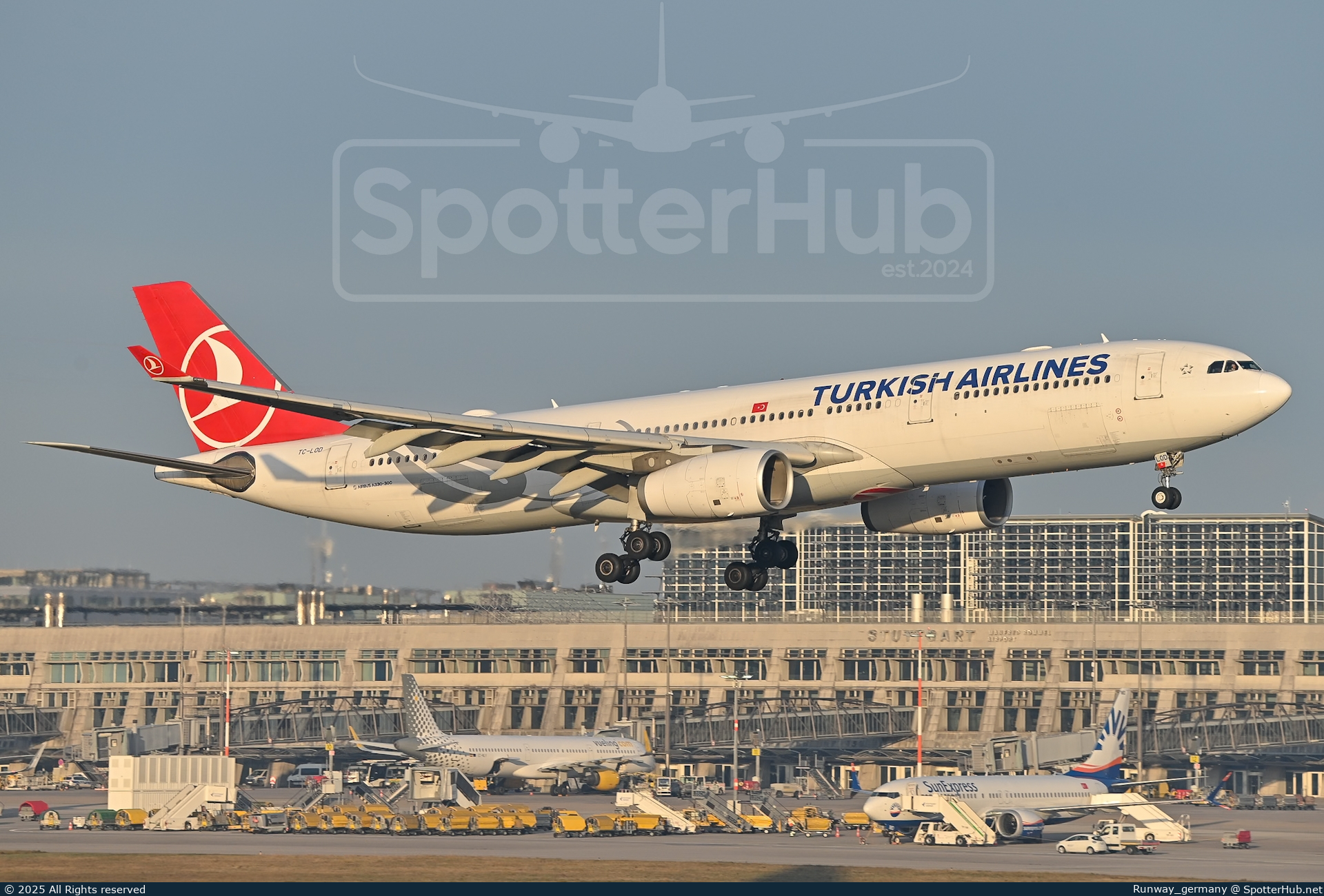 Photo of TC-LOD - Airbus A330-343 operated by Turkish Airlines