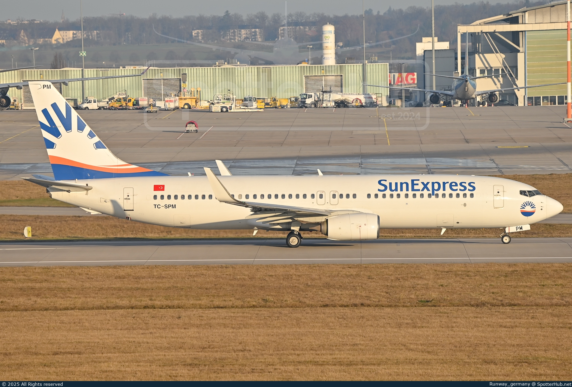 Photo of TC-SPM - Boeing 737-8MA operated by SunExpress