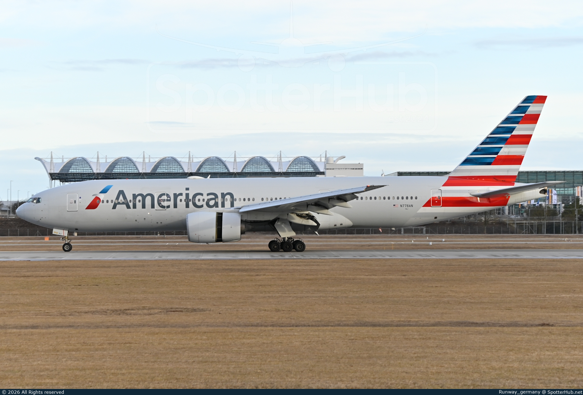 Photo of N778AN - Boeing 777-223(ER) operated by American Airlines