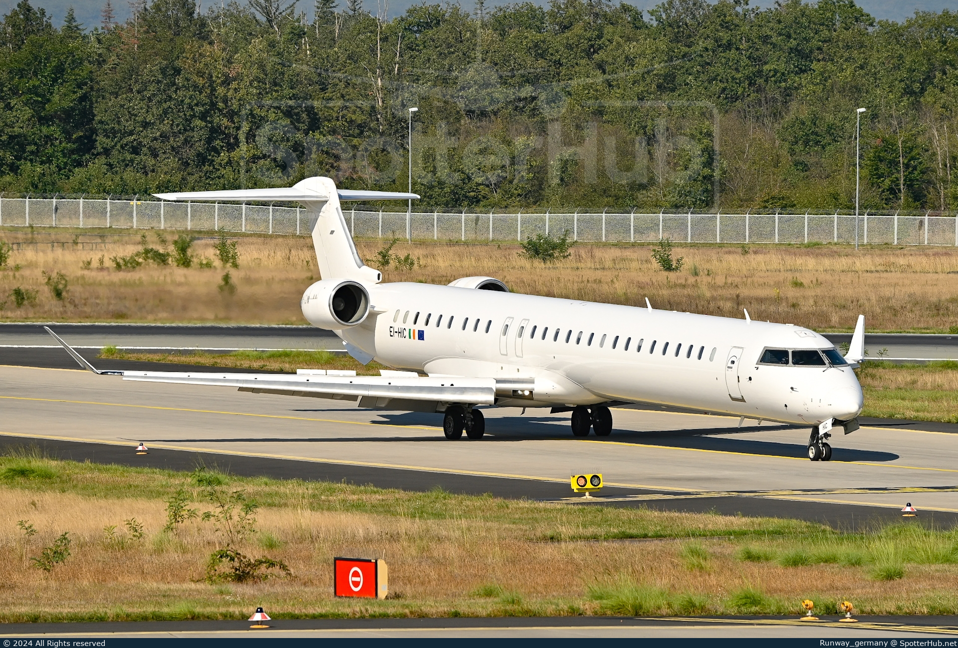 Photo of EI-HIC - Bombardier CRJ-1000EL operated by CityJet