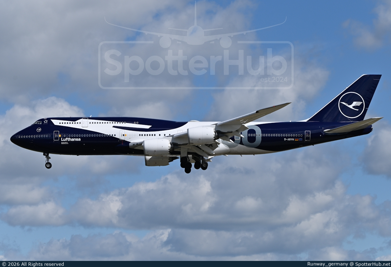 Photo of D-ABYN - Boeing 747-830 operated by Lufthansa