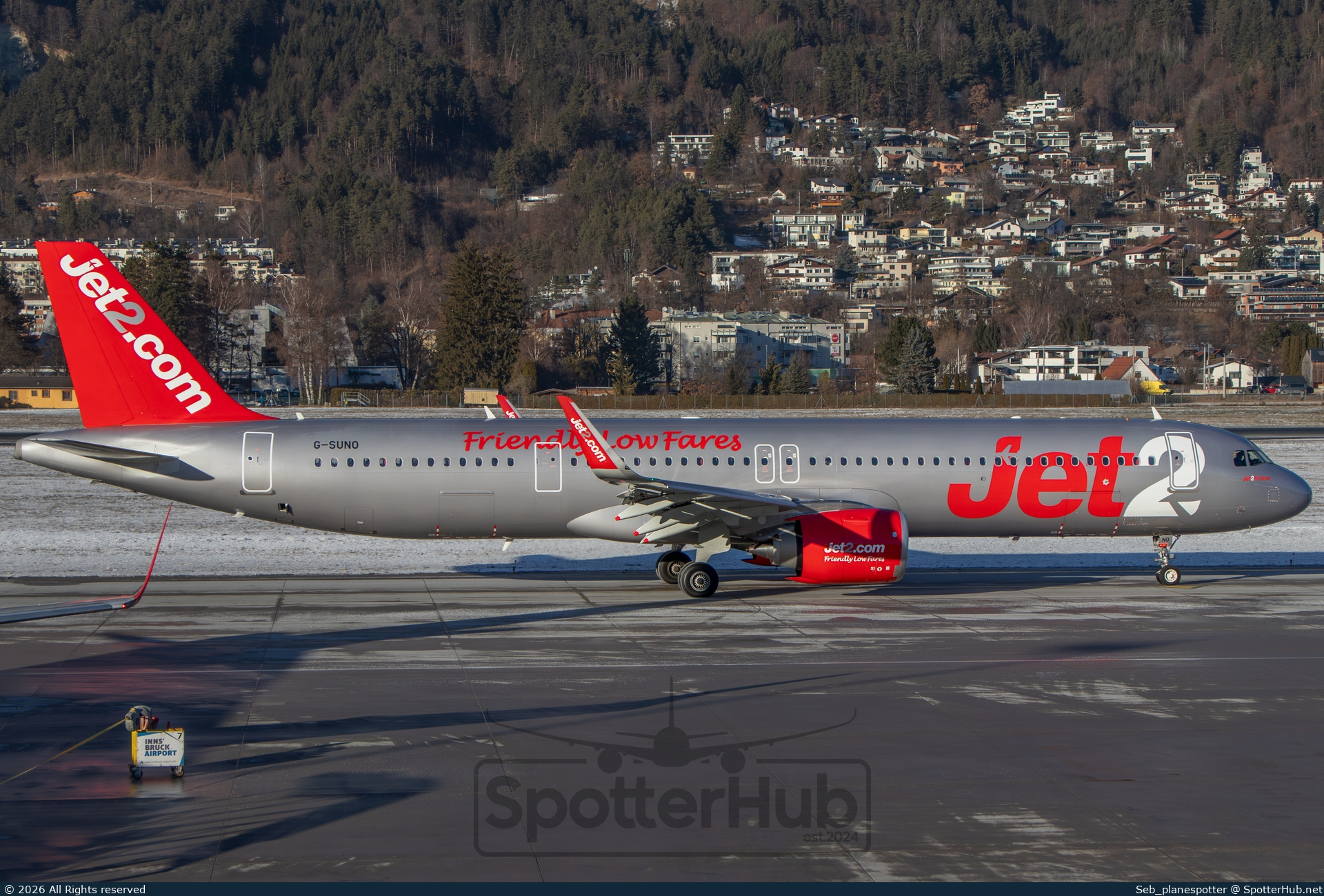 Photo of G-SUNO - Airbus A321-251NX operated by Jet2