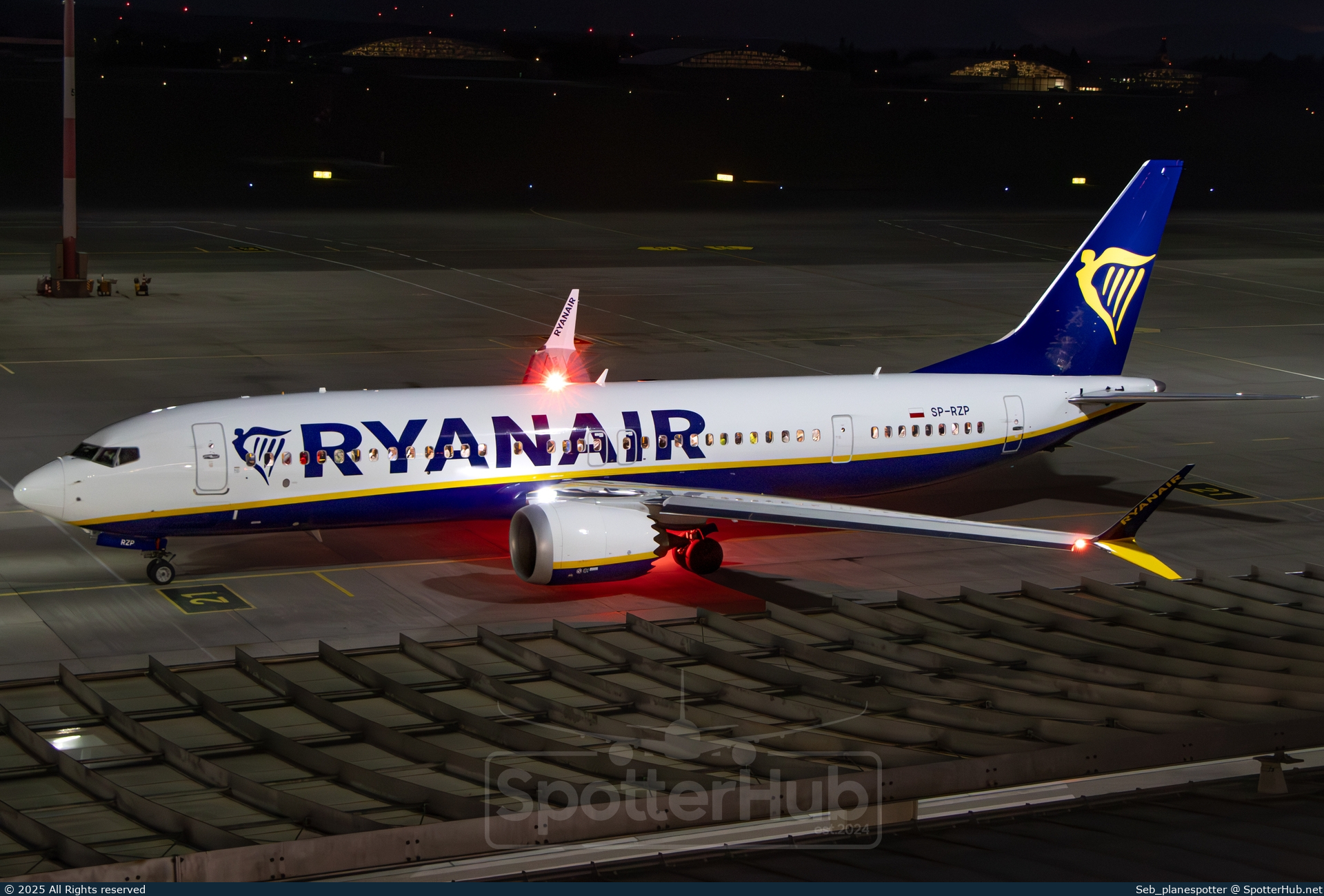 Photo of SP-RZP - Boeing 737 MAX 8-200 operated by Ryanair (opb Buzz)