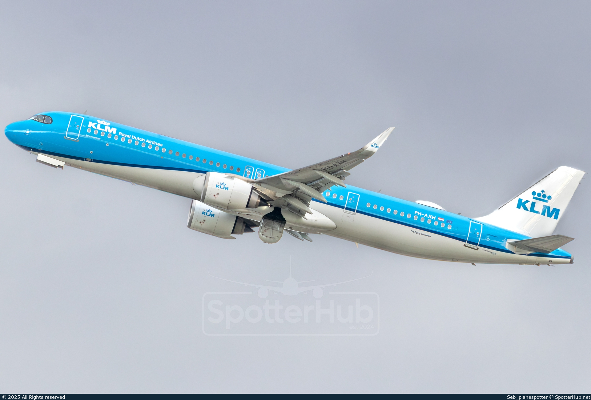 Photo of PH-AXH - Airbus A321-252NX operated by KLM Royal Dutch Airlines