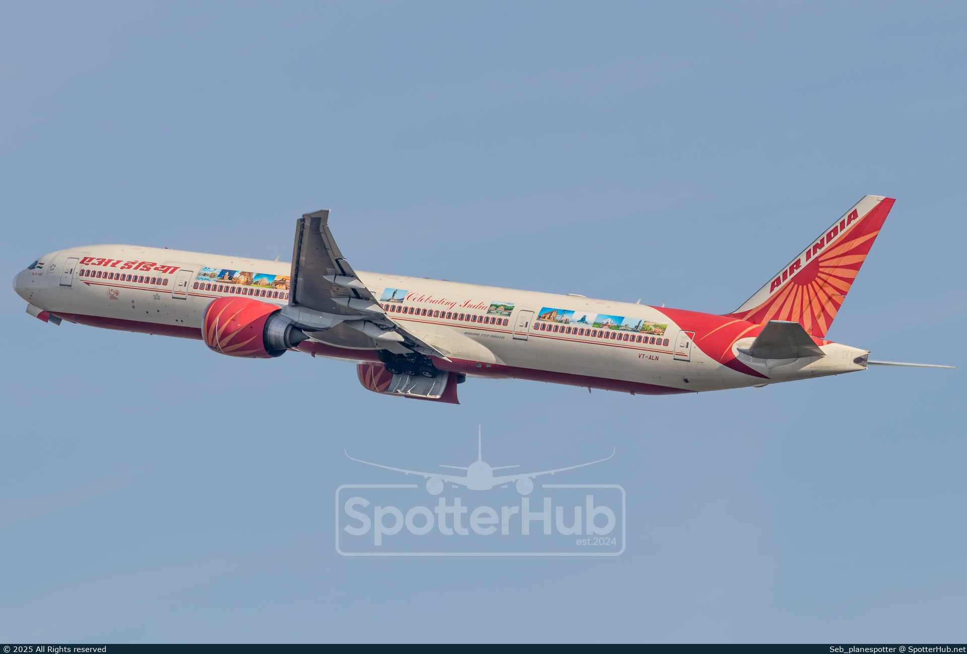 Photo of VT-ALN - Boeing 777-337(ER) operated by Air India