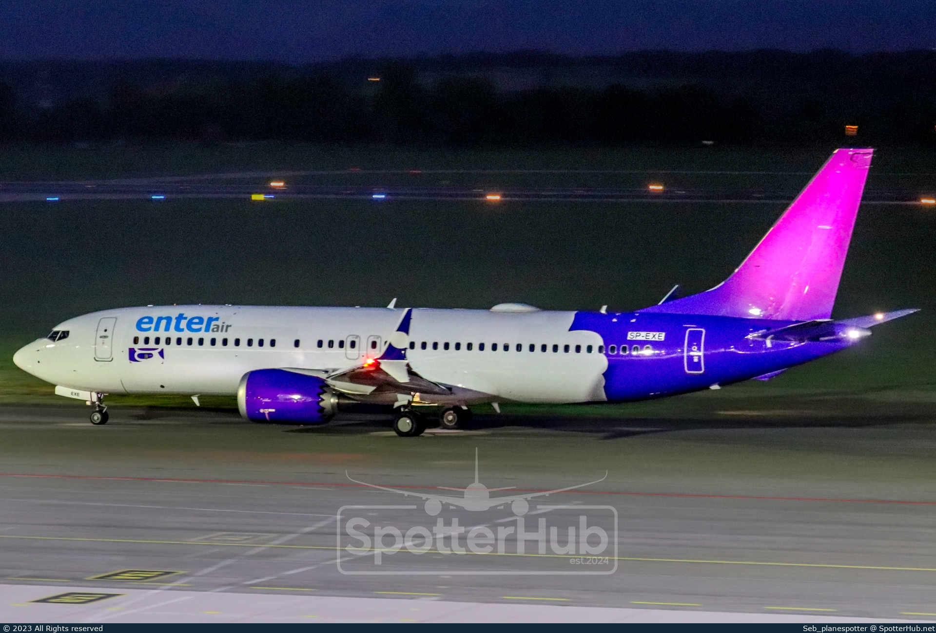 Photo of SP-EXE - Boeing 737 MAX 8 operated by Enter Air