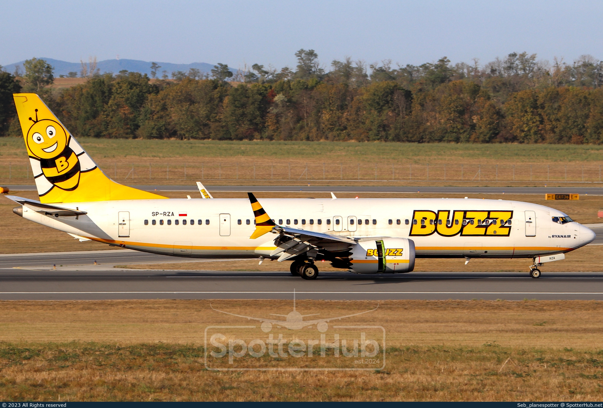 Photo of SP-RZA - Boeing 737 MAX 8-200 operated by Buzz