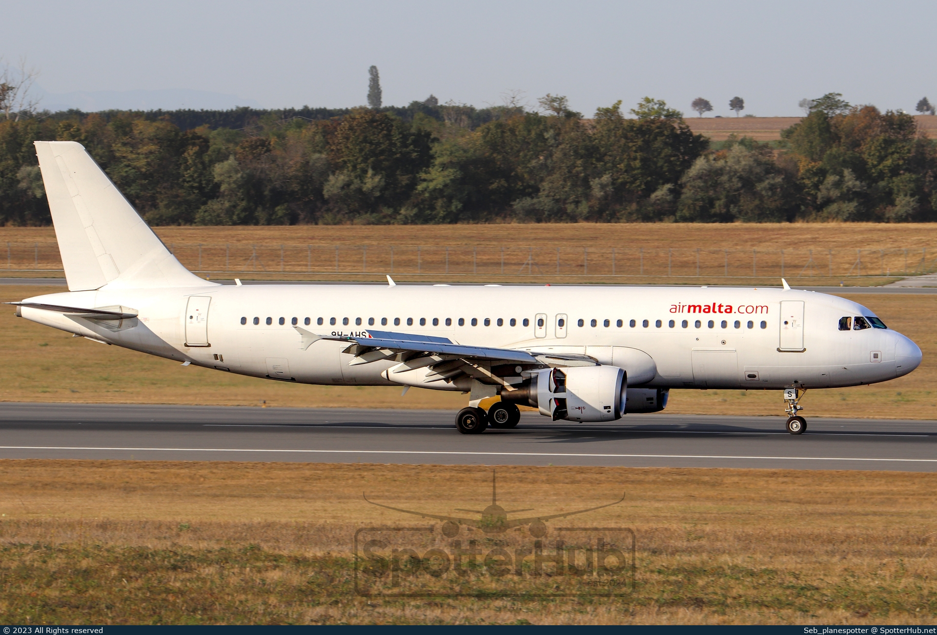 Photo of 9H-AHS - Airbus A320-214 operated by Air Malta