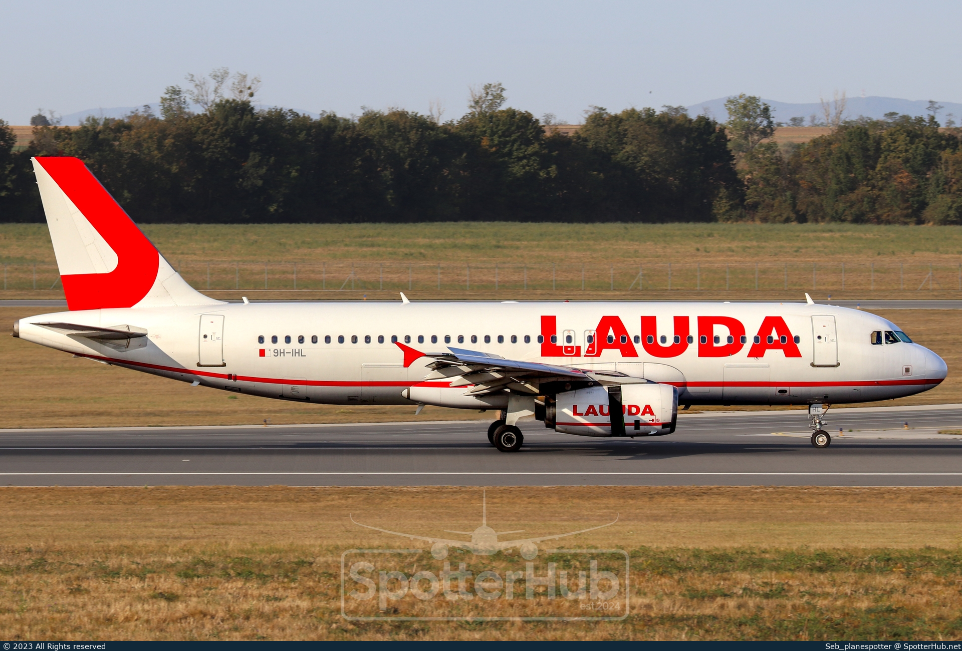 Photo of 9H-IHL - Airbus A320-232 operated by Lauda Europe