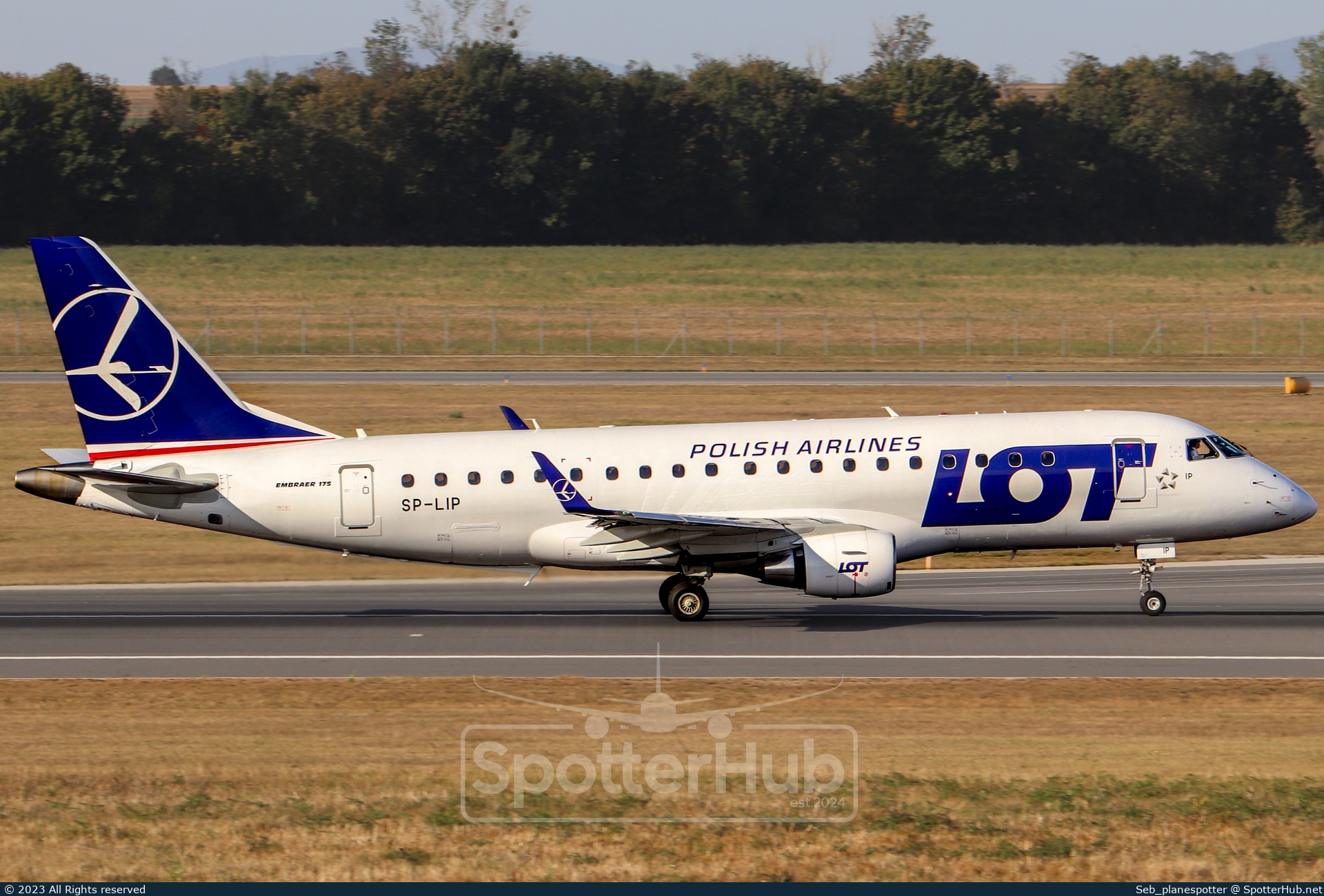 Photo of SP-LIP - Embraer ERJ-175STD operated by LOT Polish Airlines