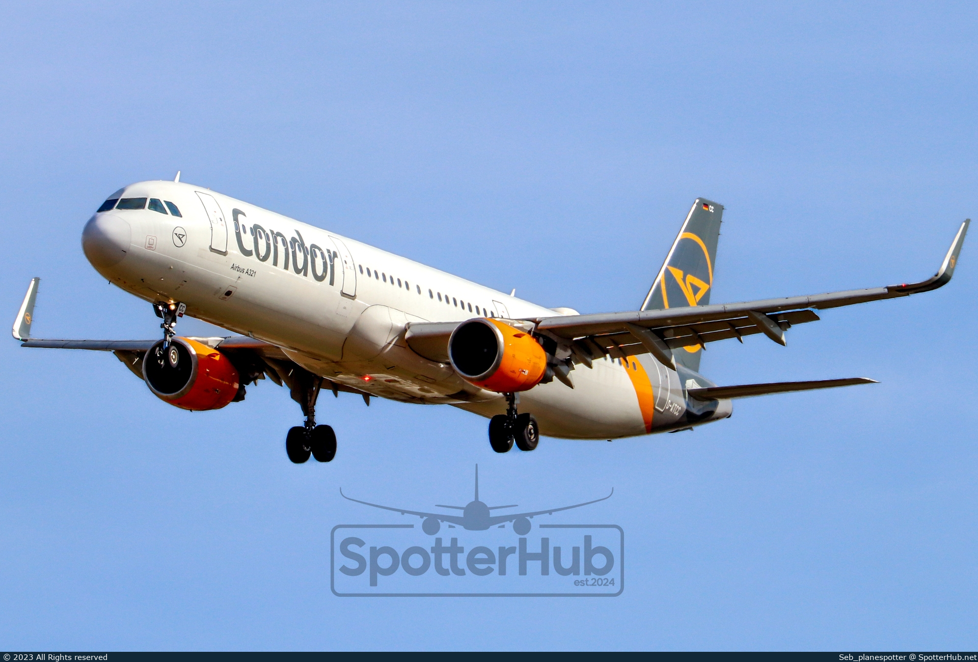 Photo of D-ATCC - Airbus A321-211 operated by Condor