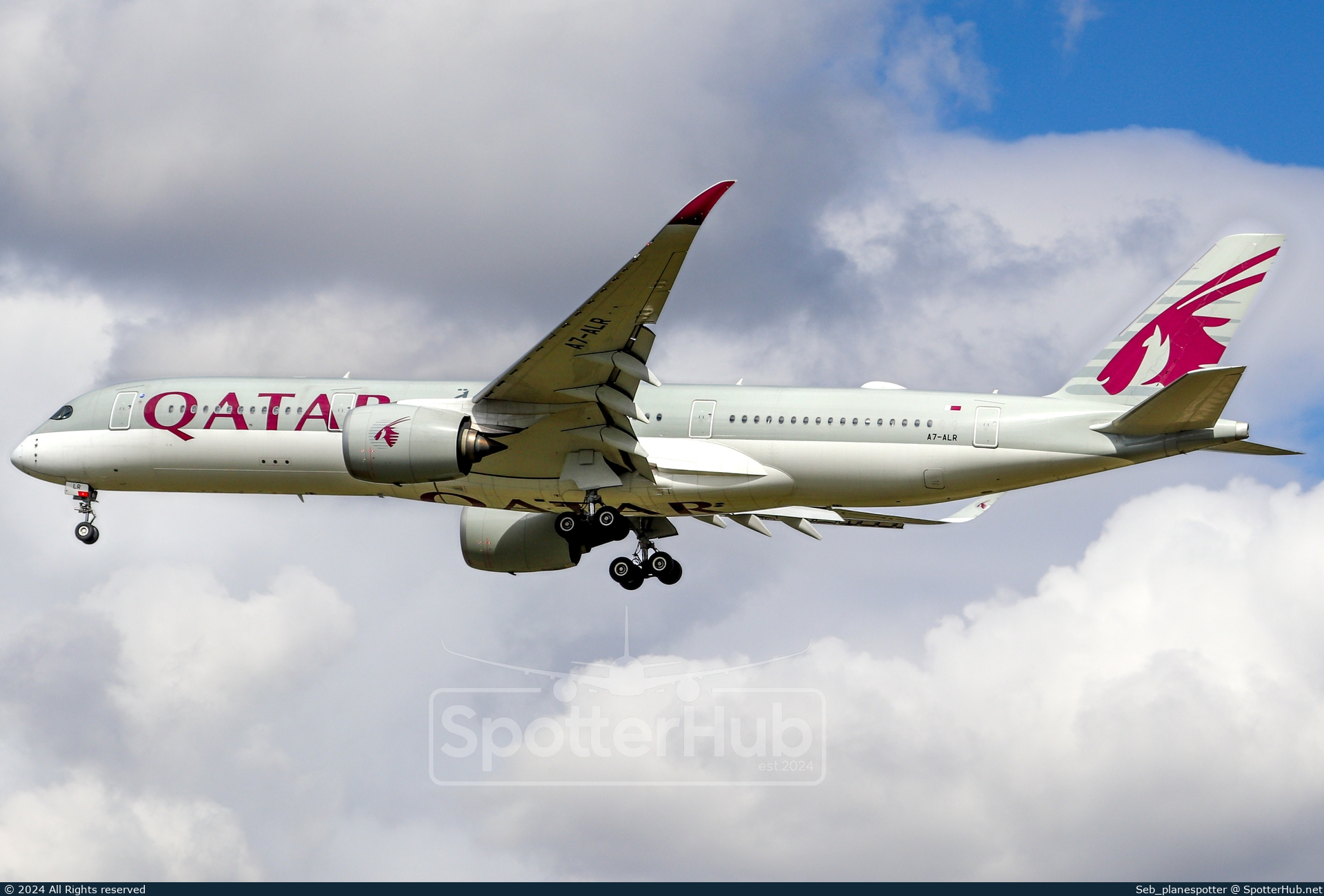Photo of A7-ALR - Airbus A350-941 operated by Qatar Airways