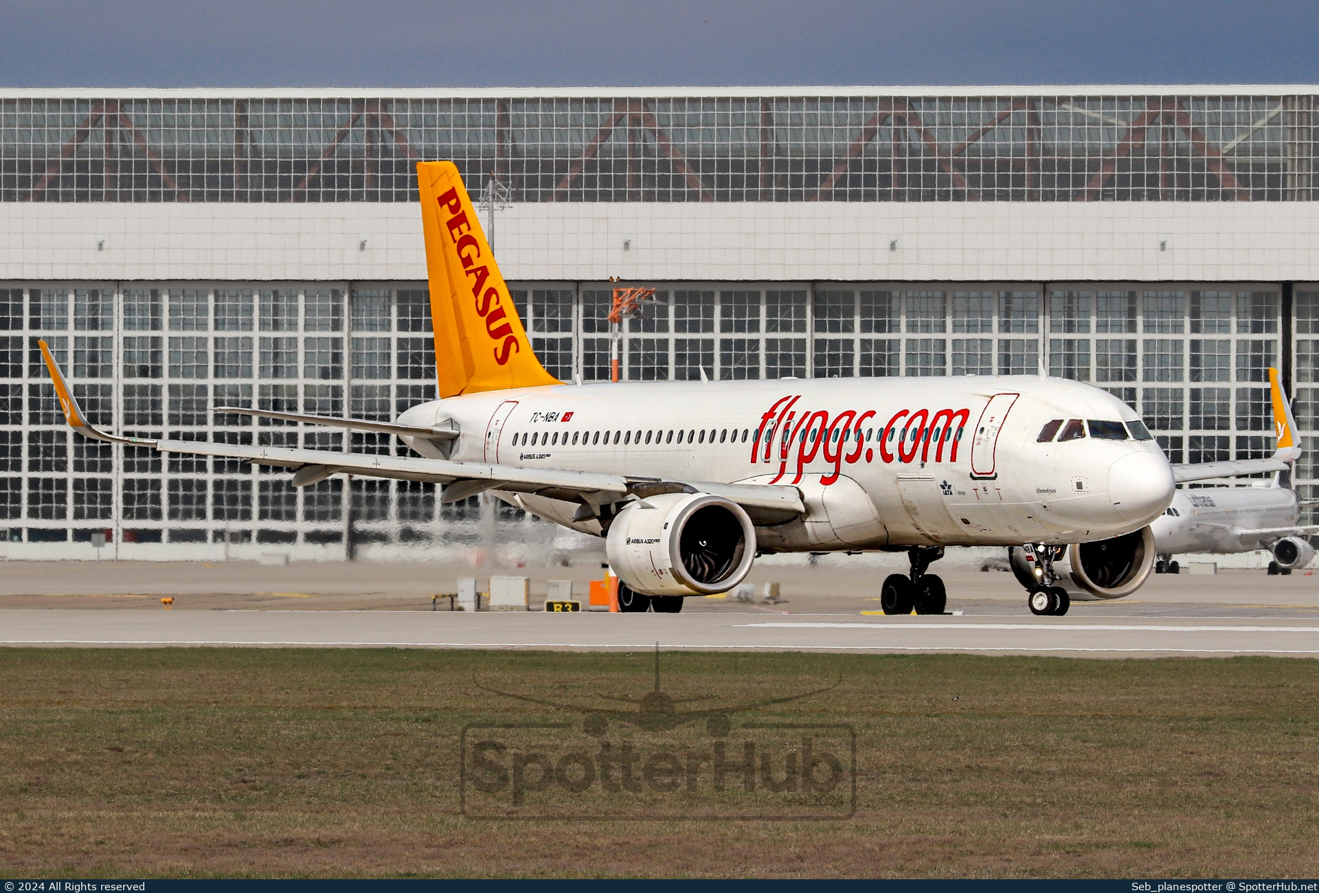 Photo of TC-NBA - Airbus A320-251N operated by Pegasus Airlines