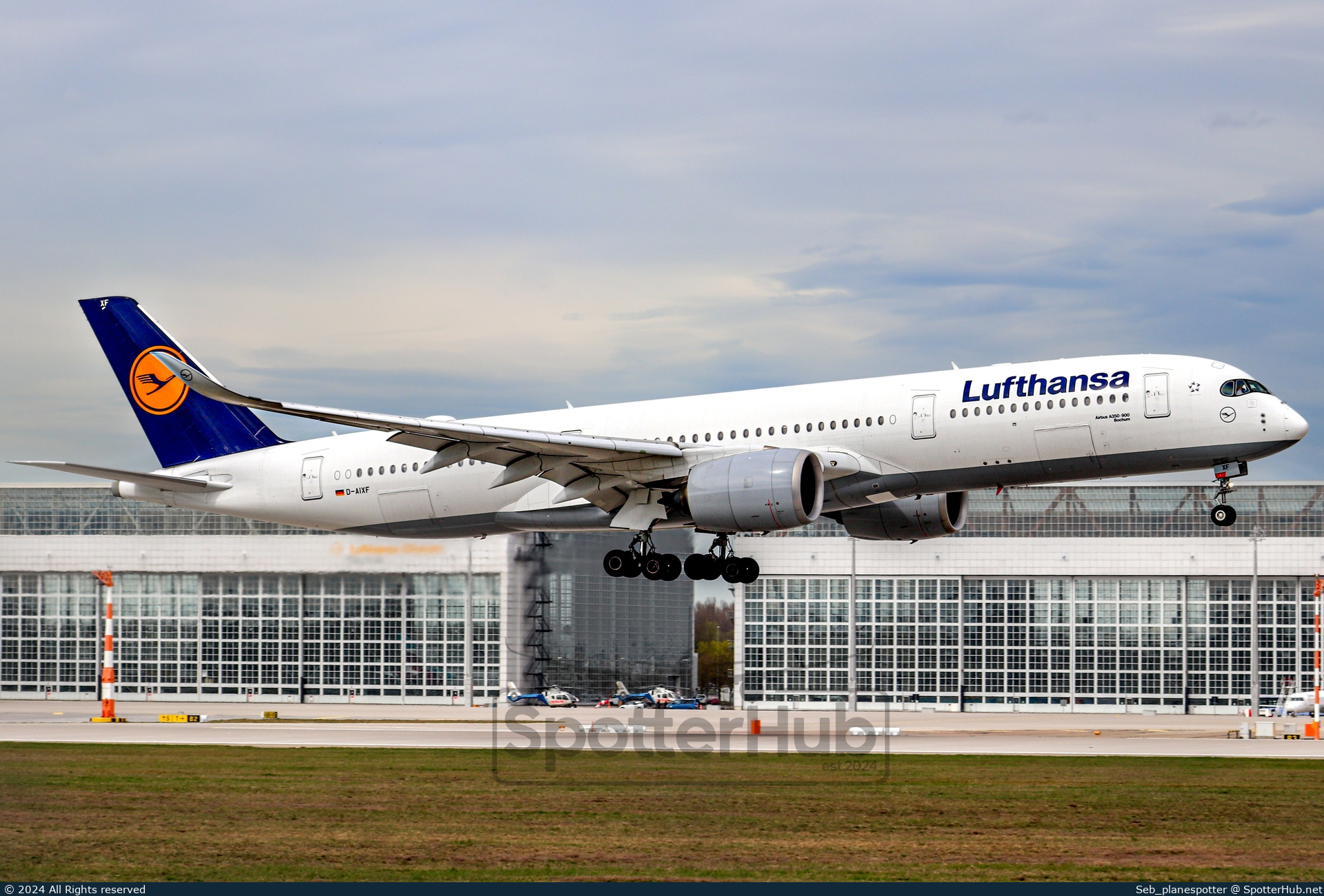 Photo of D-AIXF - Airbus A350-941 operated by Lufthansa