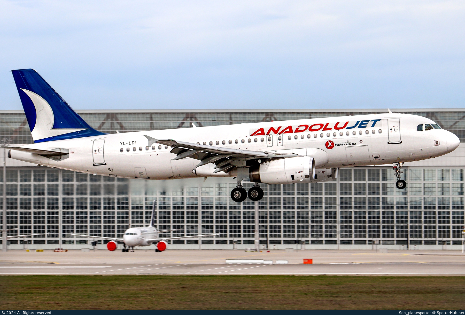 Photo of YL-LDI - Airbus A320-232 operated by AnadoluJet (opb SmartLynx Airlines)