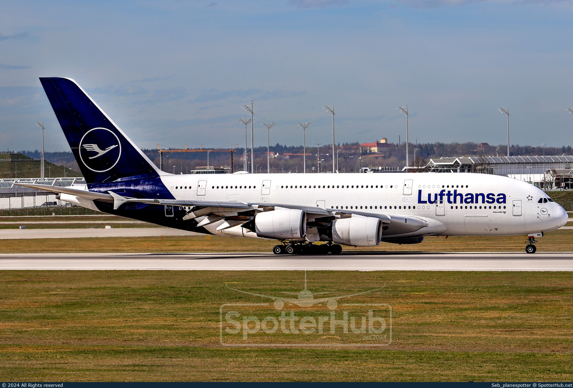 Photo of D-AIMK - Airbus A380-841 operated by Lufthansa