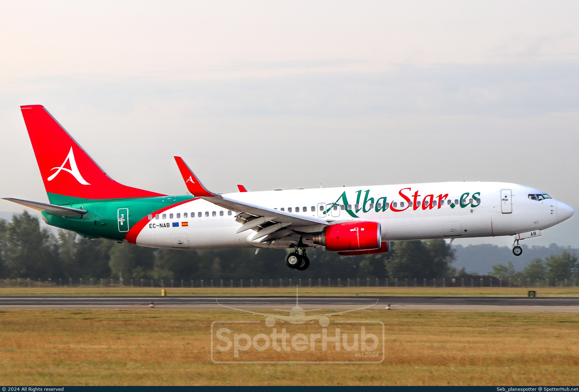 Photo of EC-NAB - Boeing 737-81Q operated by AlbaStar
