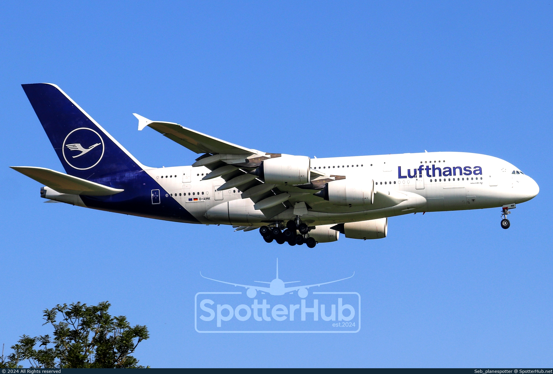 Photo of D-AIMK - Airbus A380-841 operated by Lufthansa