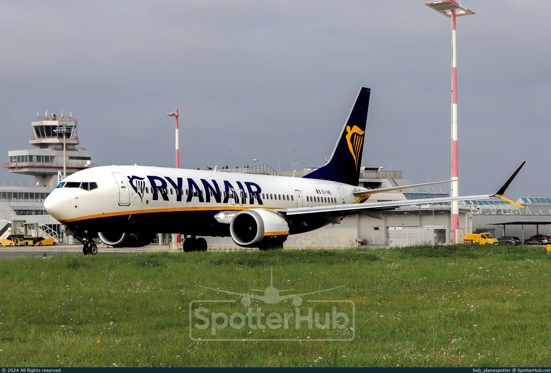 Photo of EI-IHE - Boeing 737 MAX 8-200 operated by Ryanair