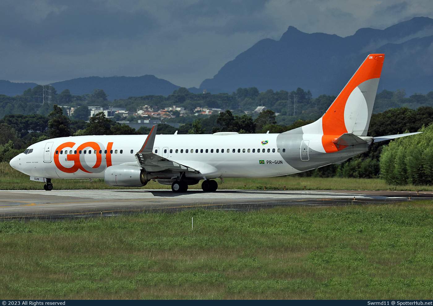 Photo of PR-GUN - Boeing 737-8EH at Afonso Pena International Airport