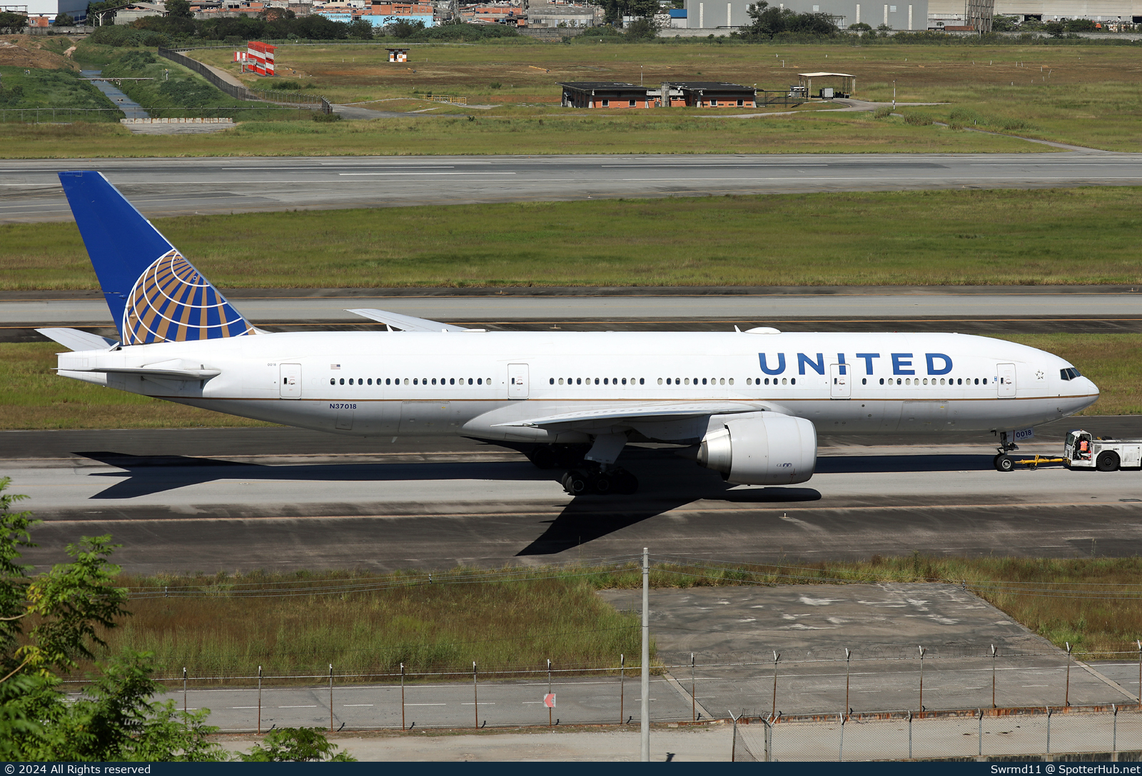 Photo of N37018 - Boeing 777-224(ER) operated by United Airlines