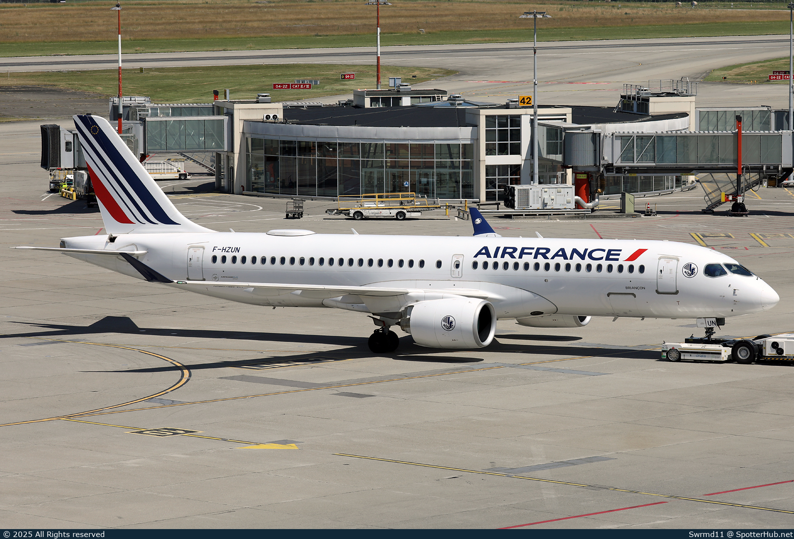 Photo of F-HZUN - Airbus A220-300 operated by Air France