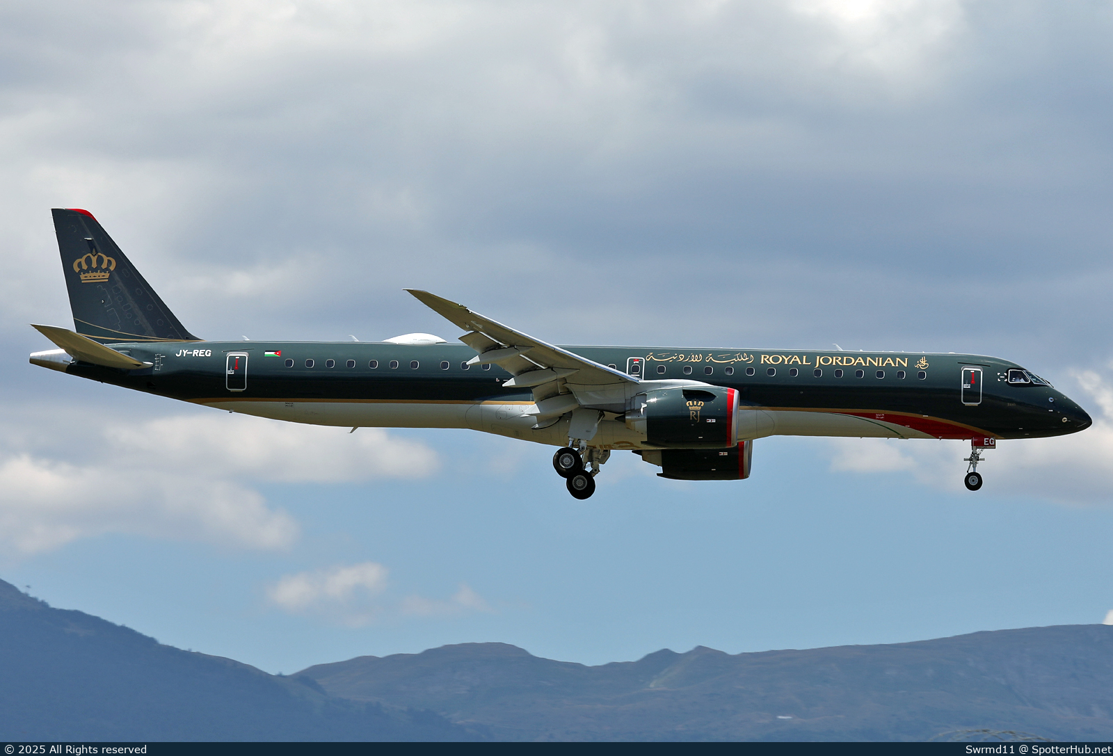 Photo of JY-REG - Embraer ERJ-195-E2 operated by Royal Jordanian Airlines