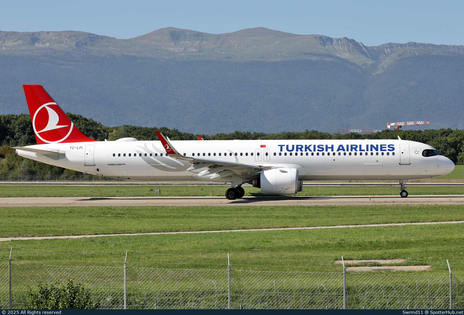 Photo of TC-LPI - Airbus A321-271NX operated by Turkish Airlines
