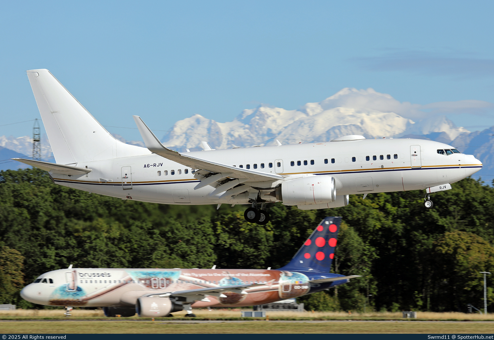 Photo of A6-RJV - Boeing 737-77W(BBJ) operated by Royal Jet