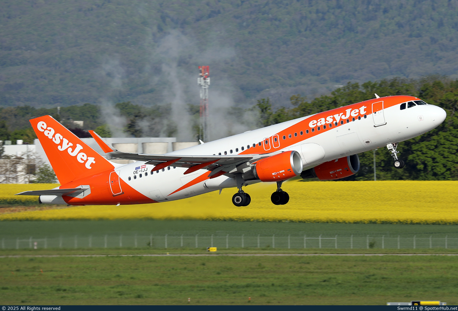 Photo of OE-IJJ - Airbus A320-214 operated by easyJet Europe