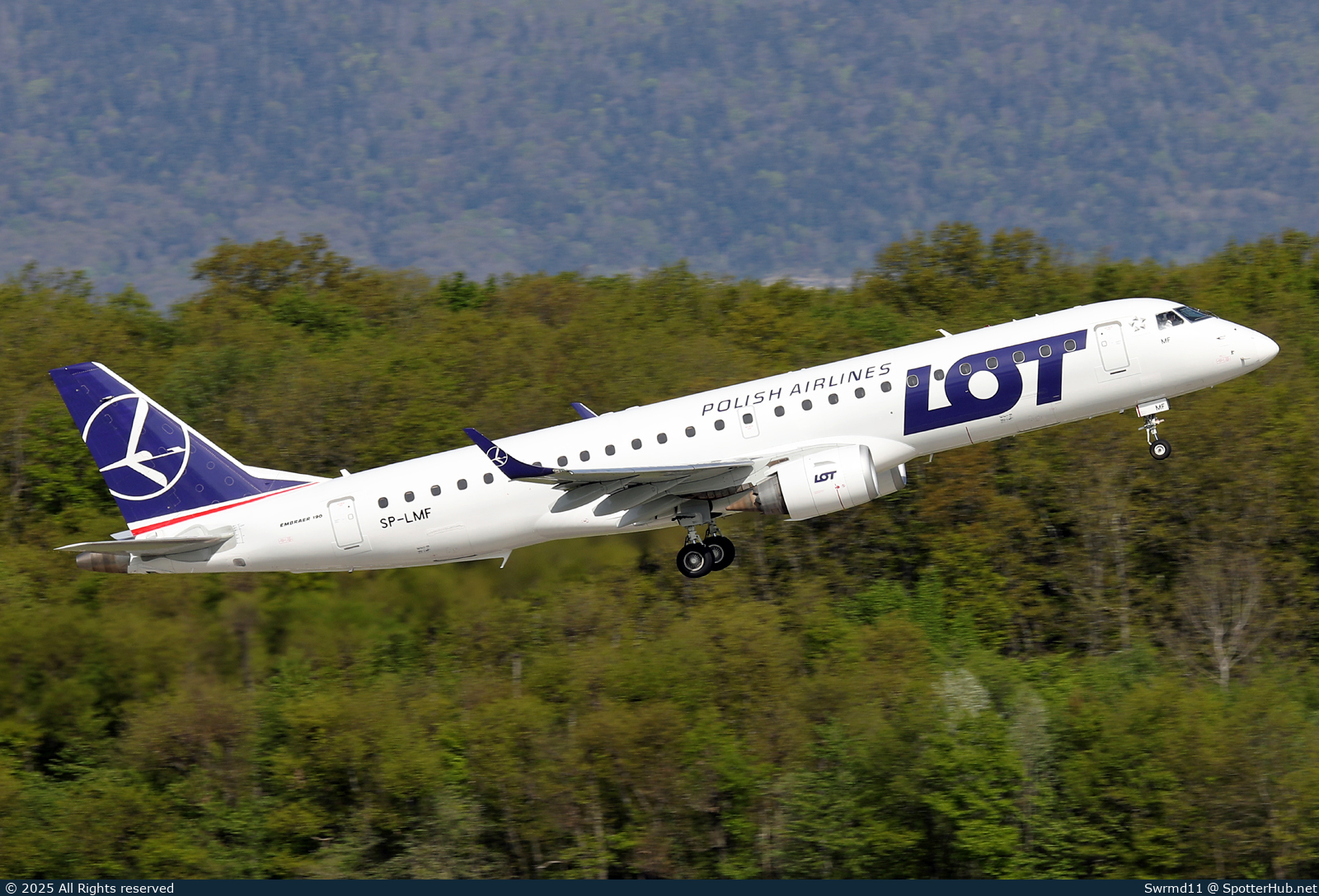 Photo of SP-LMF - Embraer ERJ-190AR operated by LOT Polish Airlines
