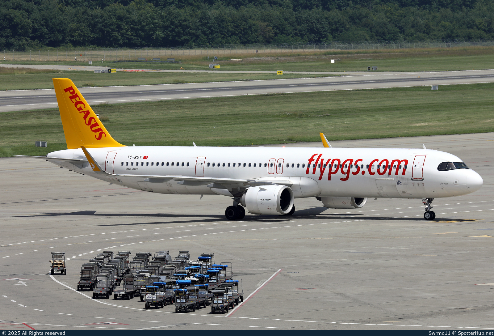 Photo of TC-RDY - Airbus A321-251NX operated by Pegasus Airlines