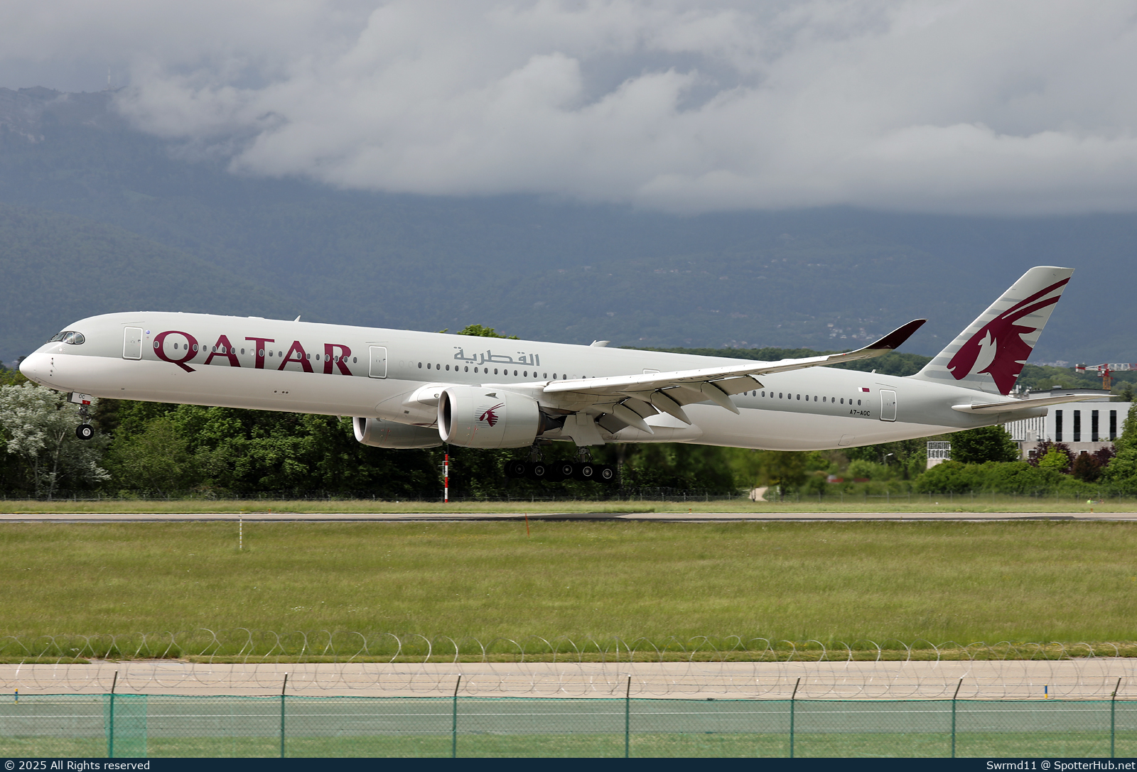 Photo of A7-AOC - Airbus A350-1041 operated by Qatar Airways