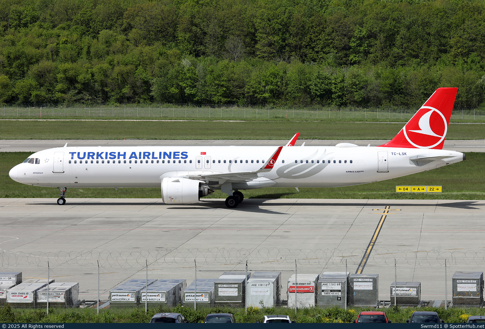 Photo of TC-LSK - Airbus A321-271NX operated by Turkish Airlines