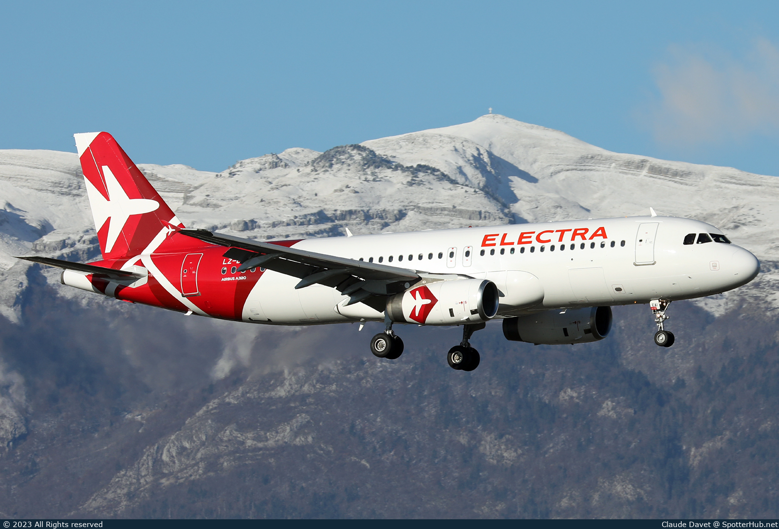 Photo of LZ-EAI - Airbus A320-232 operated by Electra Airways
